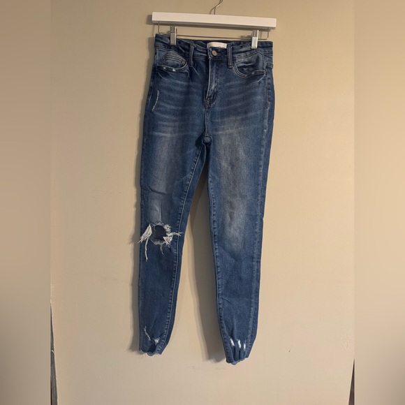 Vervet Distressed Blue Jeans - Picture 1 of 5
